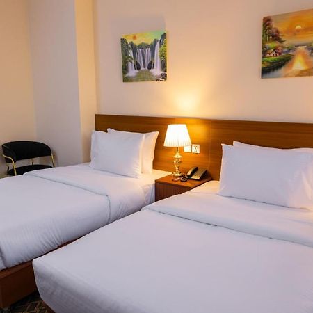 Three 888 Hotel 迪拜 外观 照片