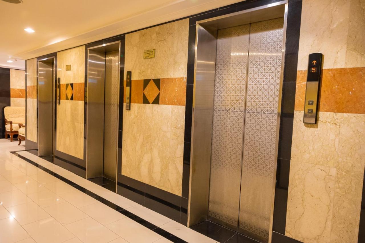 Three 888 Hotel 迪拜 外观 照片