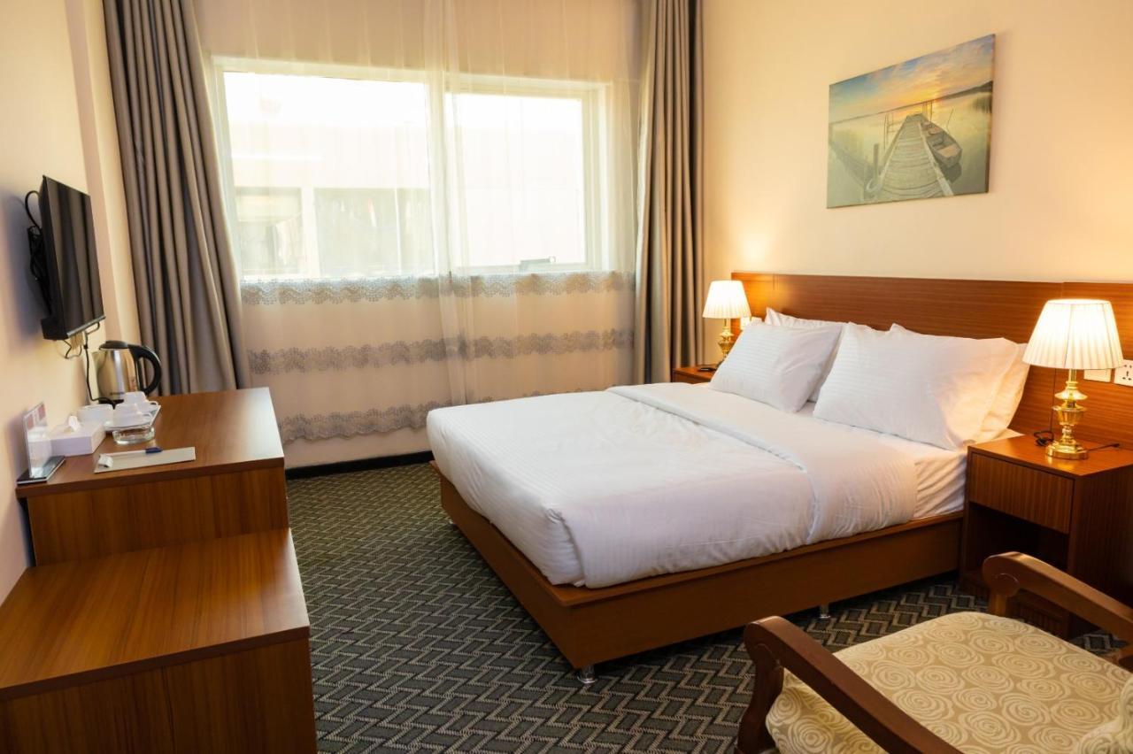 Three 888 Hotel 迪拜 外观 照片