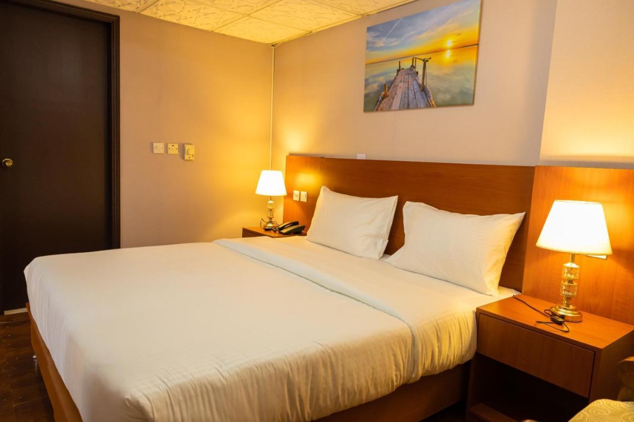 Three 888 Hotel 迪拜 外观 照片