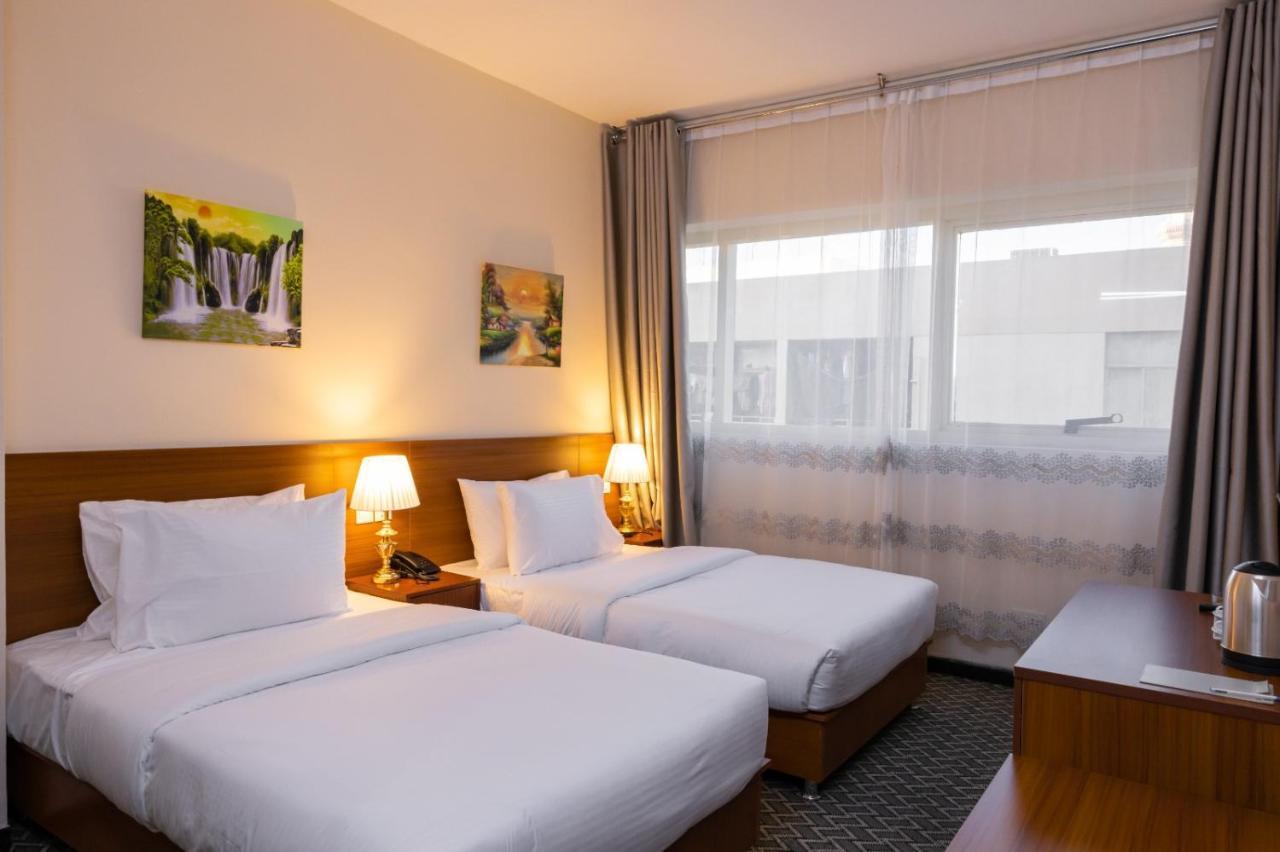 Three 888 Hotel 迪拜 外观 照片