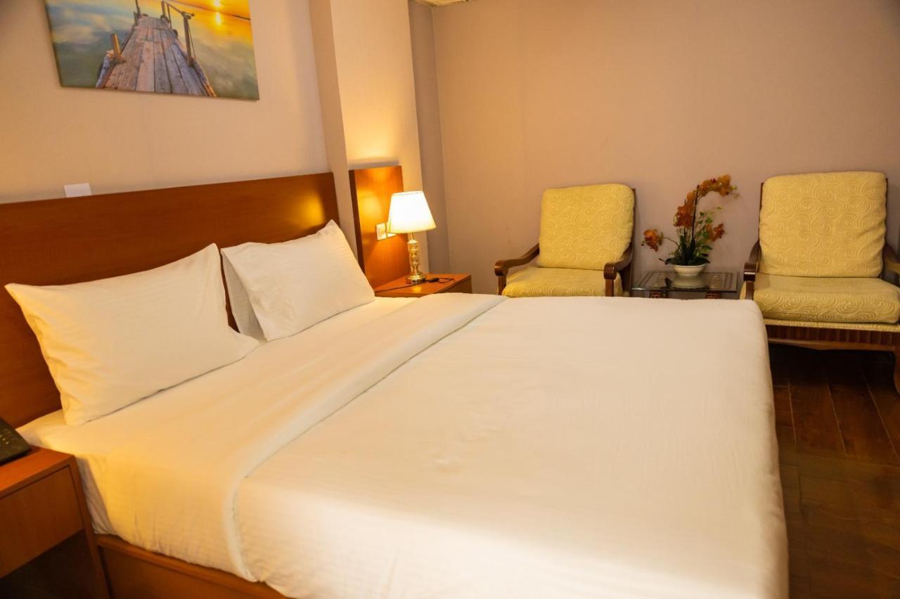 Three 888 Hotel 迪拜 外观 照片