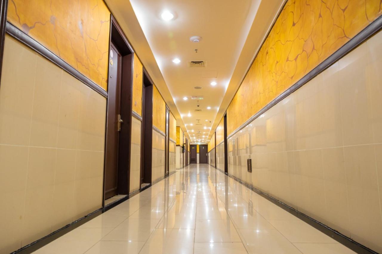Three 888 Hotel 迪拜 外观 照片