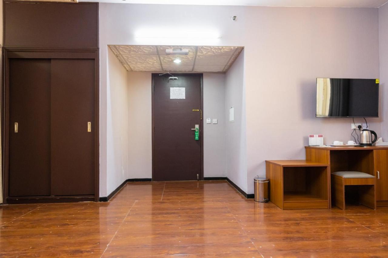 Three 888 Hotel 迪拜 外观 照片