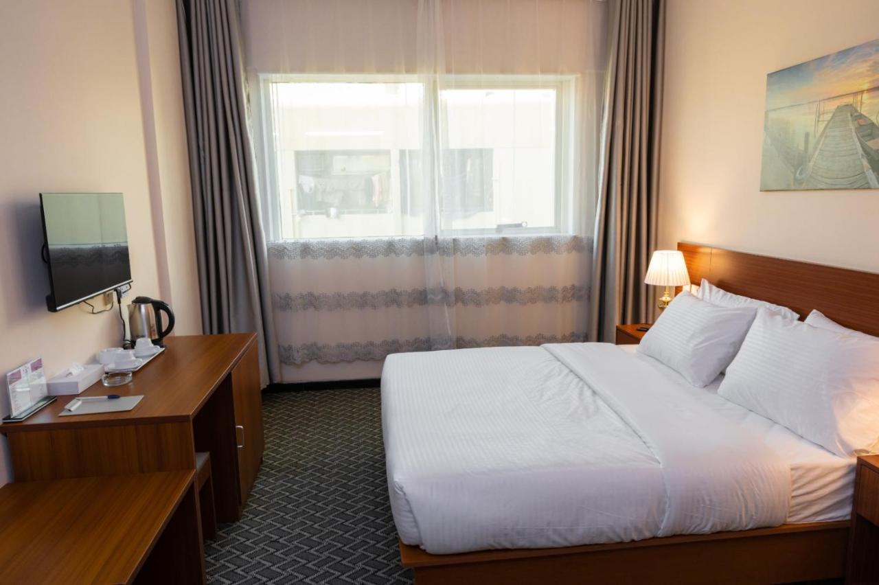Three 888 Hotel 迪拜 外观 照片