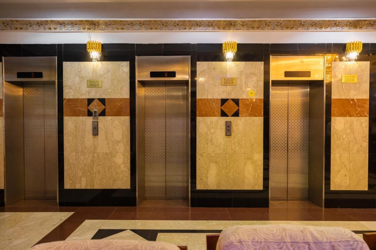 Three 888 Hotel 迪拜 外观 照片