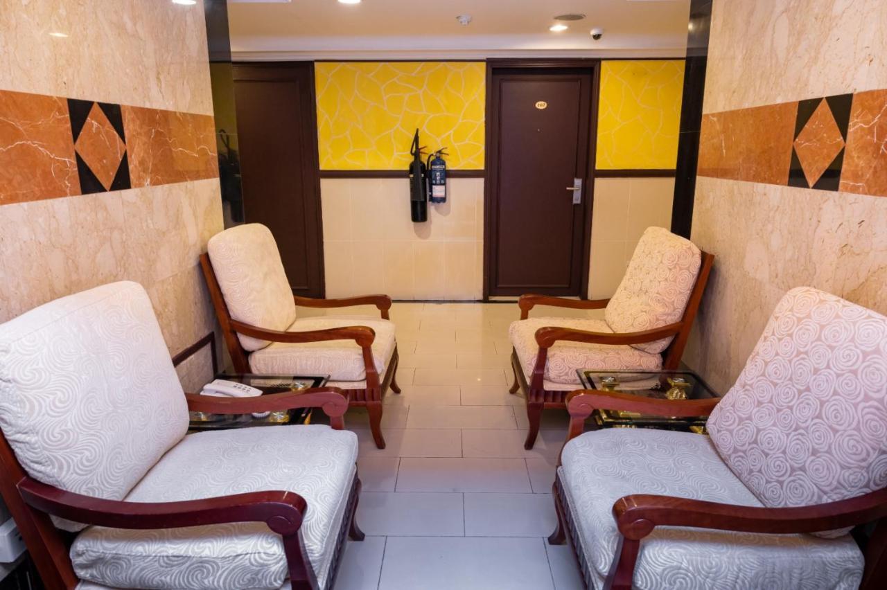 Three 888 Hotel 迪拜 外观 照片