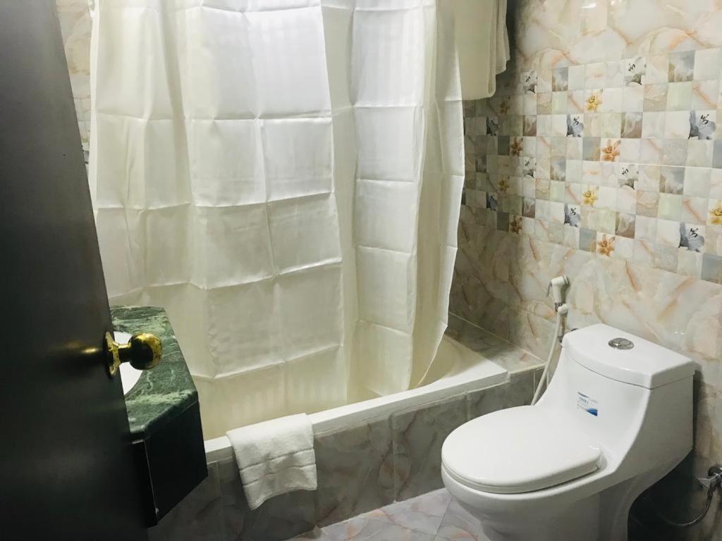 Three 888 Hotel 迪拜 外观 照片
