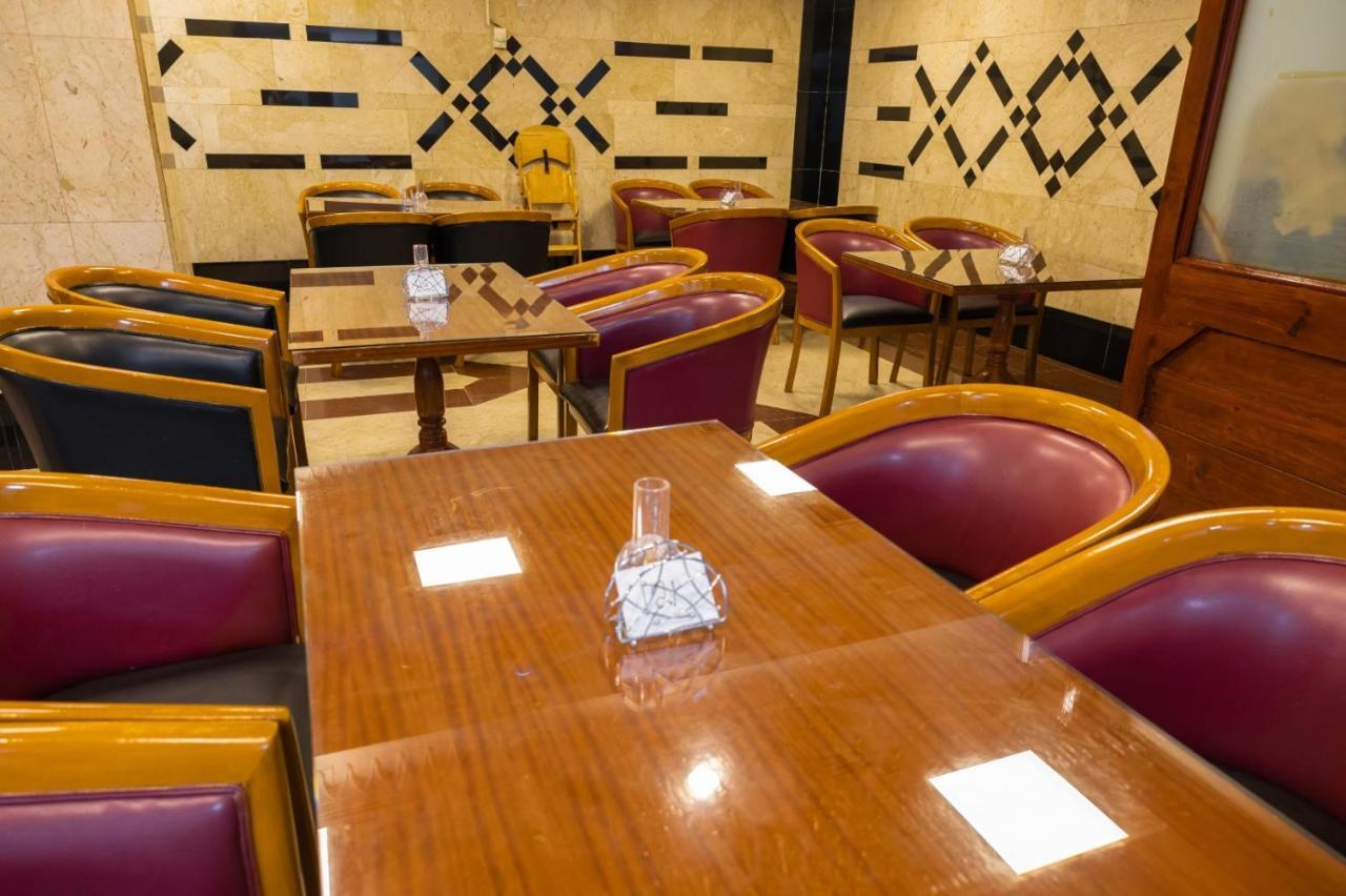 Three 888 Hotel 迪拜 外观 照片