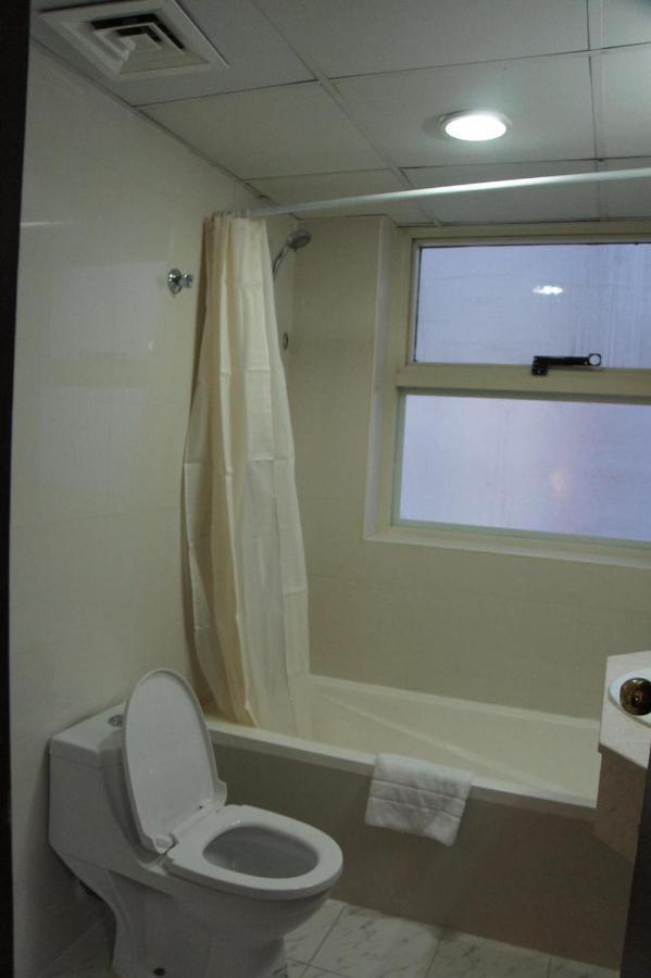 Three 888 Hotel 迪拜 外观 照片