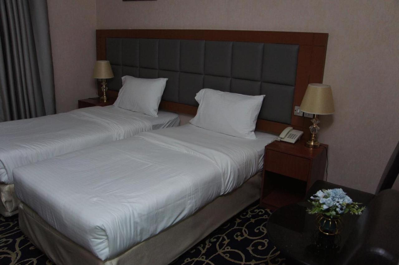 Three 888 Hotel 迪拜 外观 照片