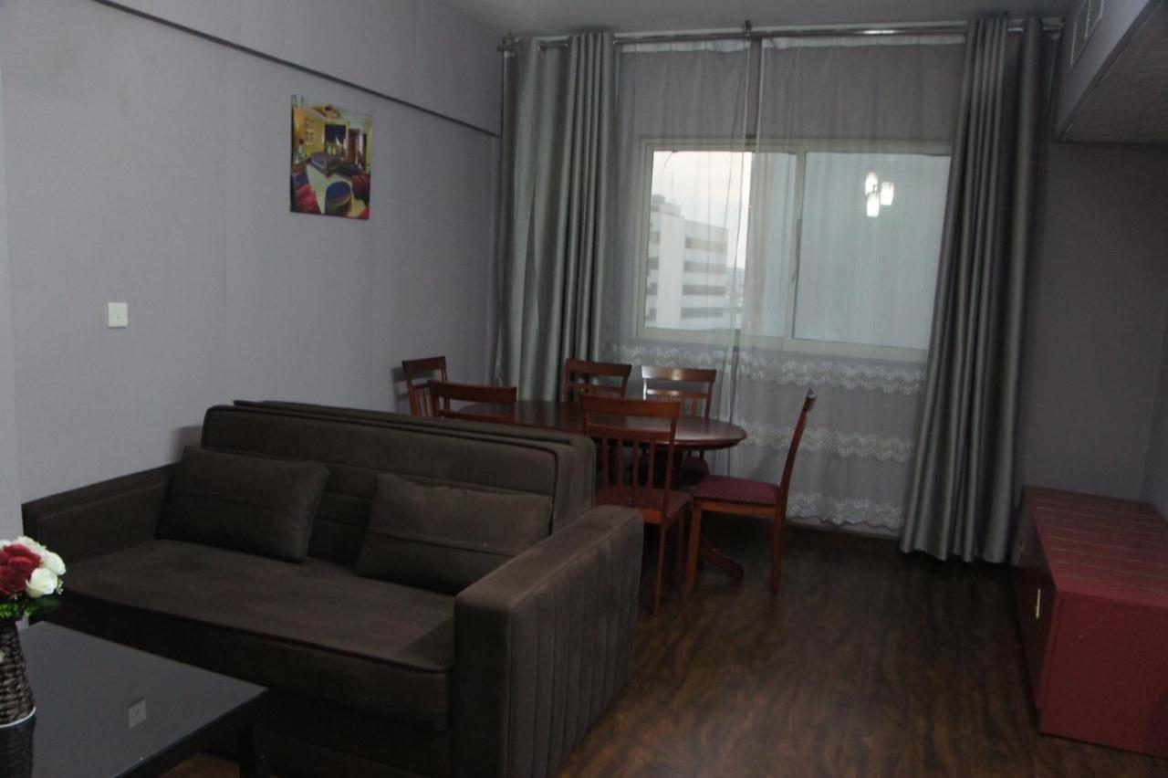 Three 888 Hotel 迪拜 外观 照片